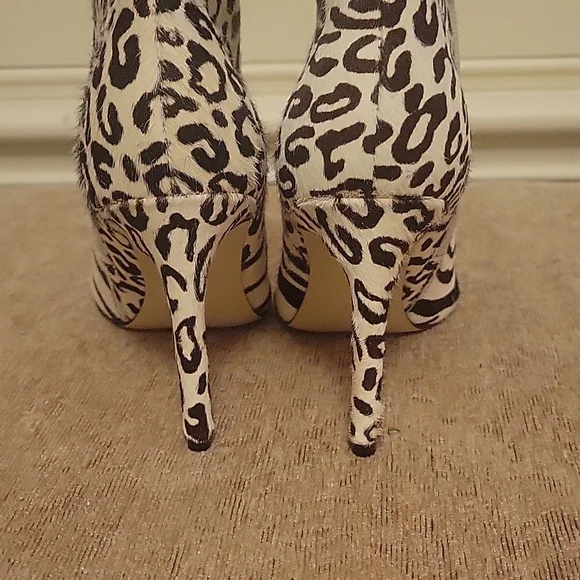 Guess Calf Skin Ankle Booties .Size 6 🔥🆕 - Picture 6 of 8